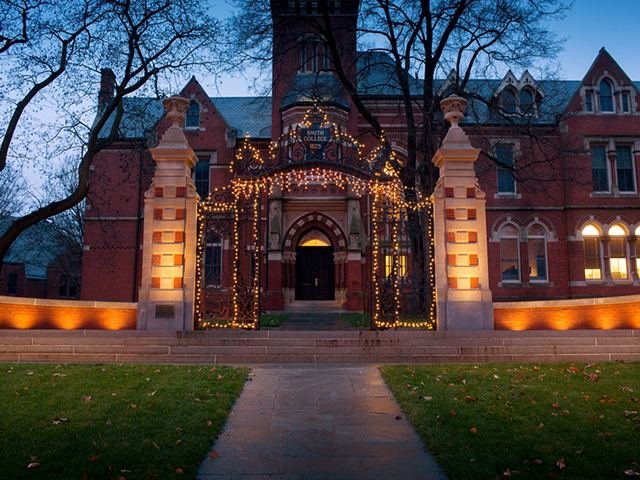 640×480-Grecourt-Gates-with-holiday-lighting | Smith College Club of ...